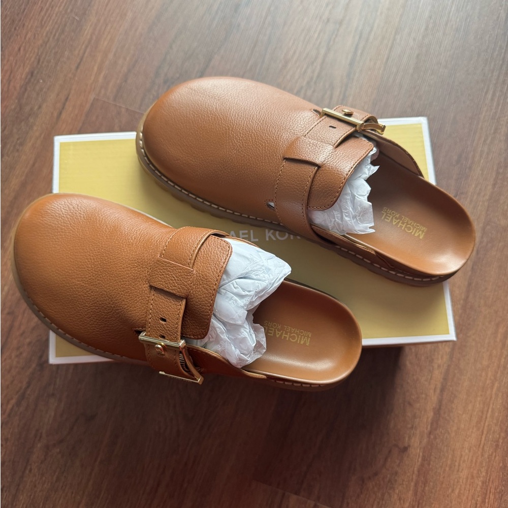 Brand new leather clog - Picture 2 of 8
